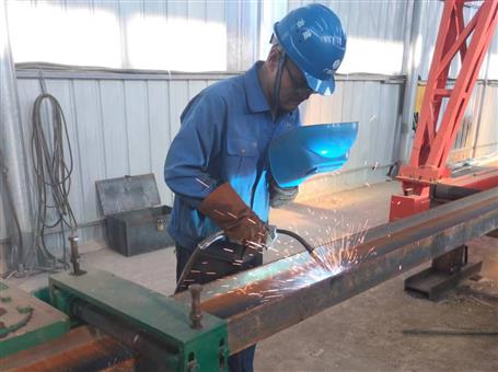 【奮力沖刺?勇創(chuàng)佳績(jī)】冶建桂鴻分公司項(xiàng)目：奮戰(zhàn)一線 全力沖刺