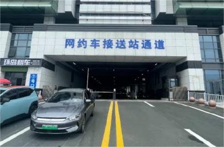 7月15日，威海站網(wǎng)約車接送站通道啟用！